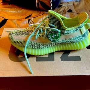 Yeezy Boost 350 V2 (Non-Reflective)